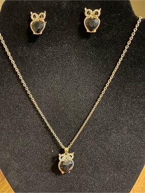Black owl crystal & clear rhinestone gold tone chain black owl stud earring 16”
